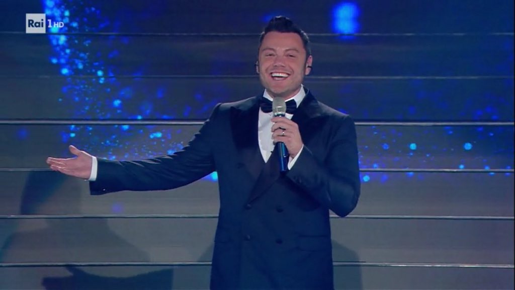 trash_italiano's tweet photo. THEY SAVED #SANREMO2020 https://t.co/fhJYj2qqfk