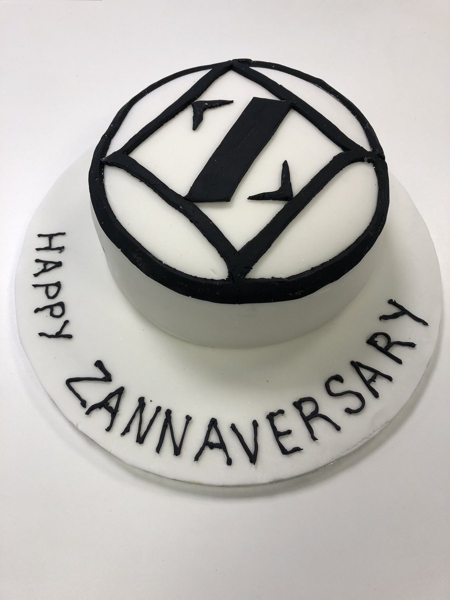 ZannaEvents's tweet photo. Lovely surprises in the office today to celebrate @ZannaEvents 10th Anniversary. What a wonderful team we have ๐ Thank you @PhilippaScott16 for the fabulous photo album and @alicemkendall for the superb branded cake #tenyears #firstdecade #celebrations #cake #flowers https://t.co/C0no6W7N01