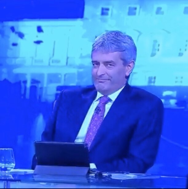 James__Mee's tweet photo. He is going to destroy them #LeadersDebate #rtept https://t.co/JfDTxGwk0f