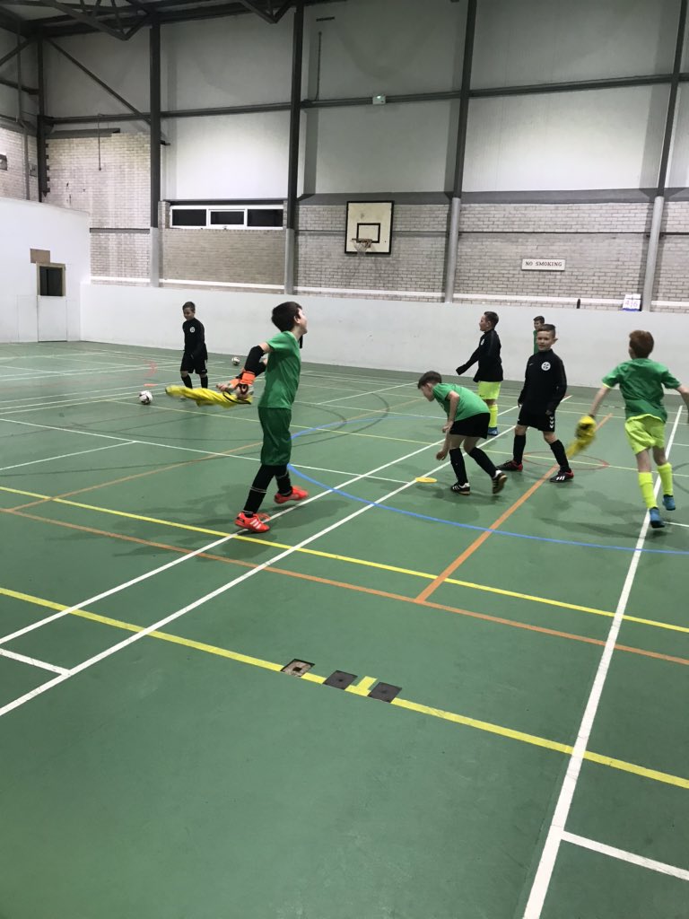 M_Blackwell82's tweet photo. Love working with these talented @PFA_Futsal players every week. #rondo #4v2 #6v4 https://t.co/bQt9AKCZvS