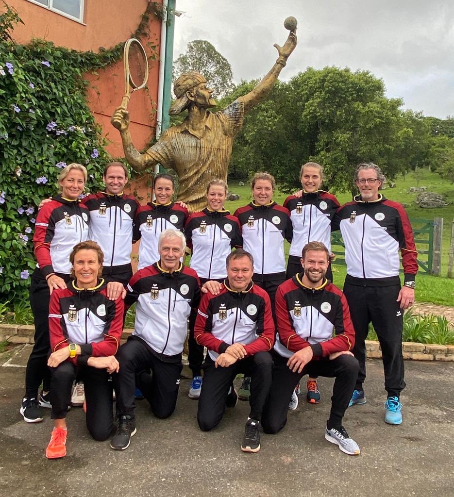 Fed Cup Florianopolis 🇧🇷- 🇩🇪 @DTB_Tennis <a href="/laurasiegemund/">Laura Siegemund</a> <a href="/Maria_Tatjana/">Tatjana Maria</a> <a href="/Antonia_Lottner/">Antonia Lottner</a> #annalenafriedsam <a href="/RSchuettler/">Rainer Schuettler</a> <a href="/DirkDier/">Dirk Dier</a> <a href="/PetraWinzi/">Petra Winzenhöller</a> <a href="/DidiWolter/">Didi Wolter</a> <a href="/gugakuerten/">Gustavo Kuerten</a> 💪💪💪🇩🇪🇩🇪🇩🇪