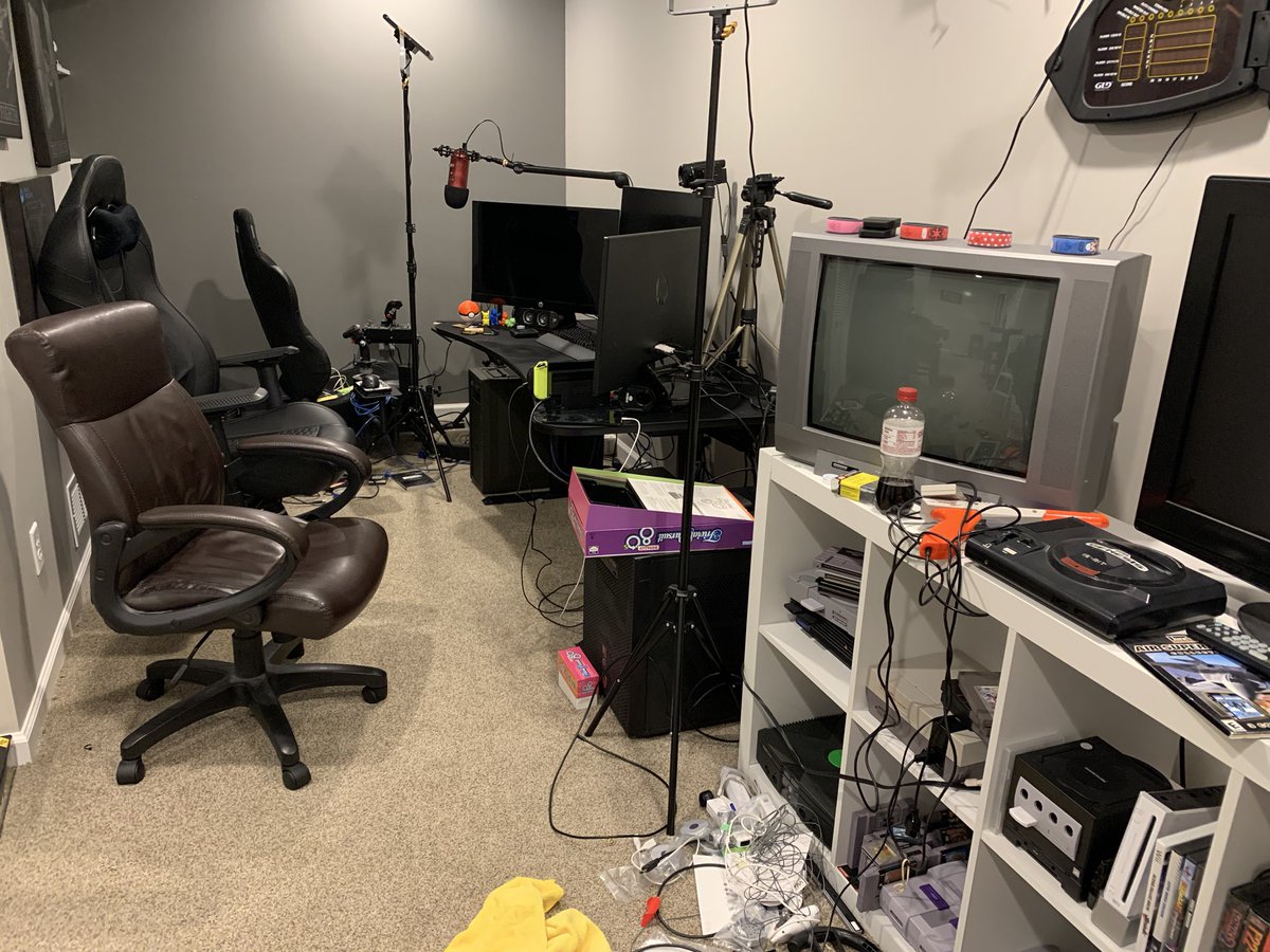 TheRomeoG's tweet photo. Time to tackle this mess. #gamingdesk #streamarea #wiremanegment https://t.co/rexvJswIbJ