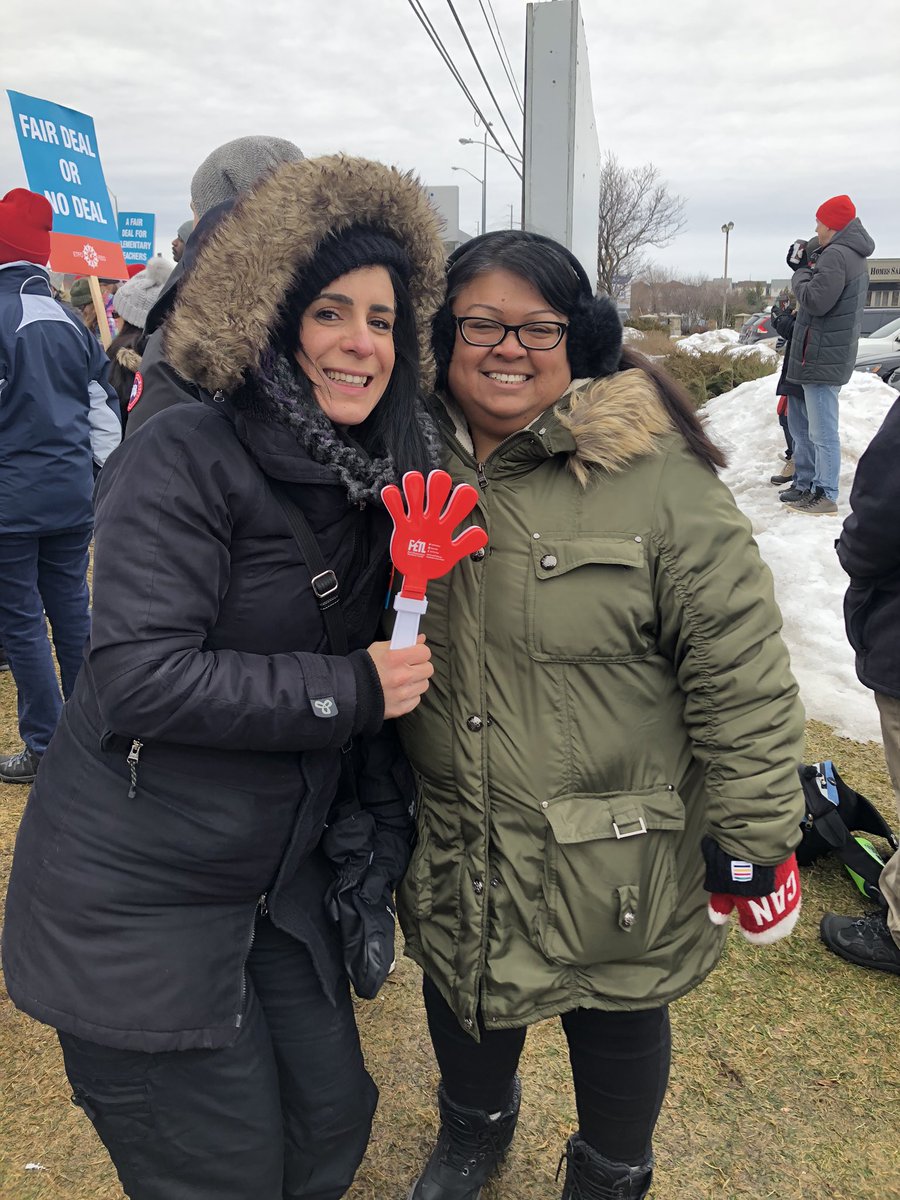 msvale1's tweet photo. Thank you Ms.Banks for coming out and showing your support! #teachingpartner #cutshurtkids #bestie @kinderBanksA https://t.co/rIfKgY8ZRt