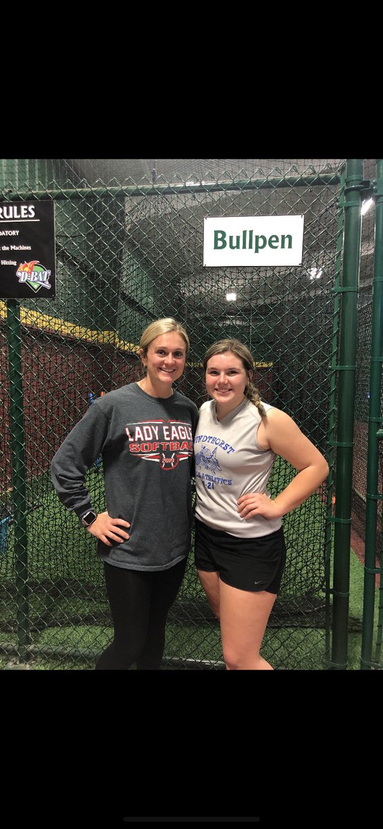 layniebrown's tweet photo. Big thank you to the one that has taught me everything I need to know and more. Thank you for sharing your advice and pitching skills with me. You are so appreciated and wish you the best in Florida! I’ll have to come visit on vacations! I love ya Kasi Carroll ❤️🥎 https://t.co/kkBSF9t7yp