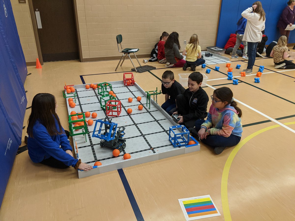 Gilliam2009's tweet photo. Another robotics explorer event in the books! Prepping the next group of #sferobotics. Love watching our 5th and 6th graders help lead this event! @SFE_3820 @CochranM90 @SFE_Library https://t.co/vFai9Oty10