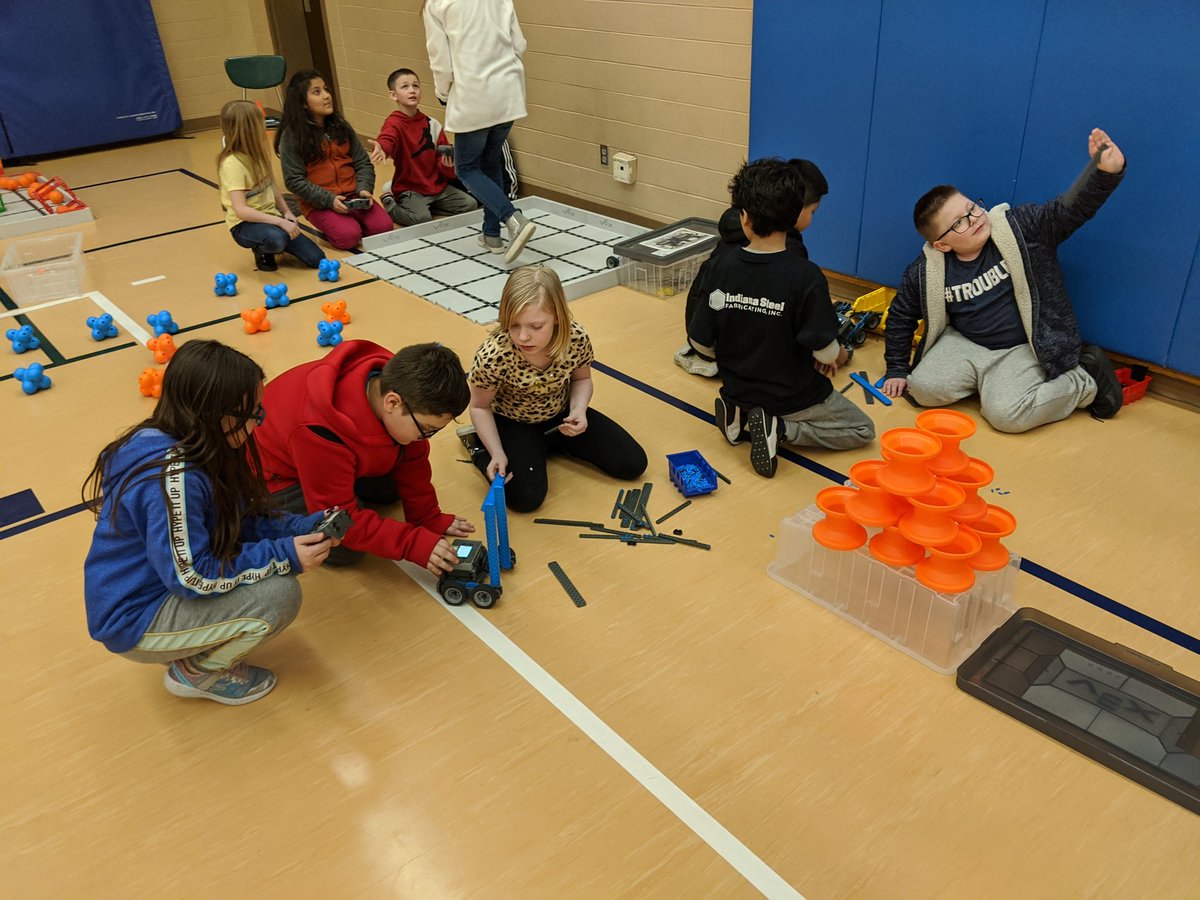 Gilliam2009's tweet photo. Another robotics explorer event in the books! Prepping the next group of #sferobotics. Love watching our 5th and 6th graders help lead this event! @SFE_3820 @CochranM90 @SFE_Library https://t.co/vFai9Oty10