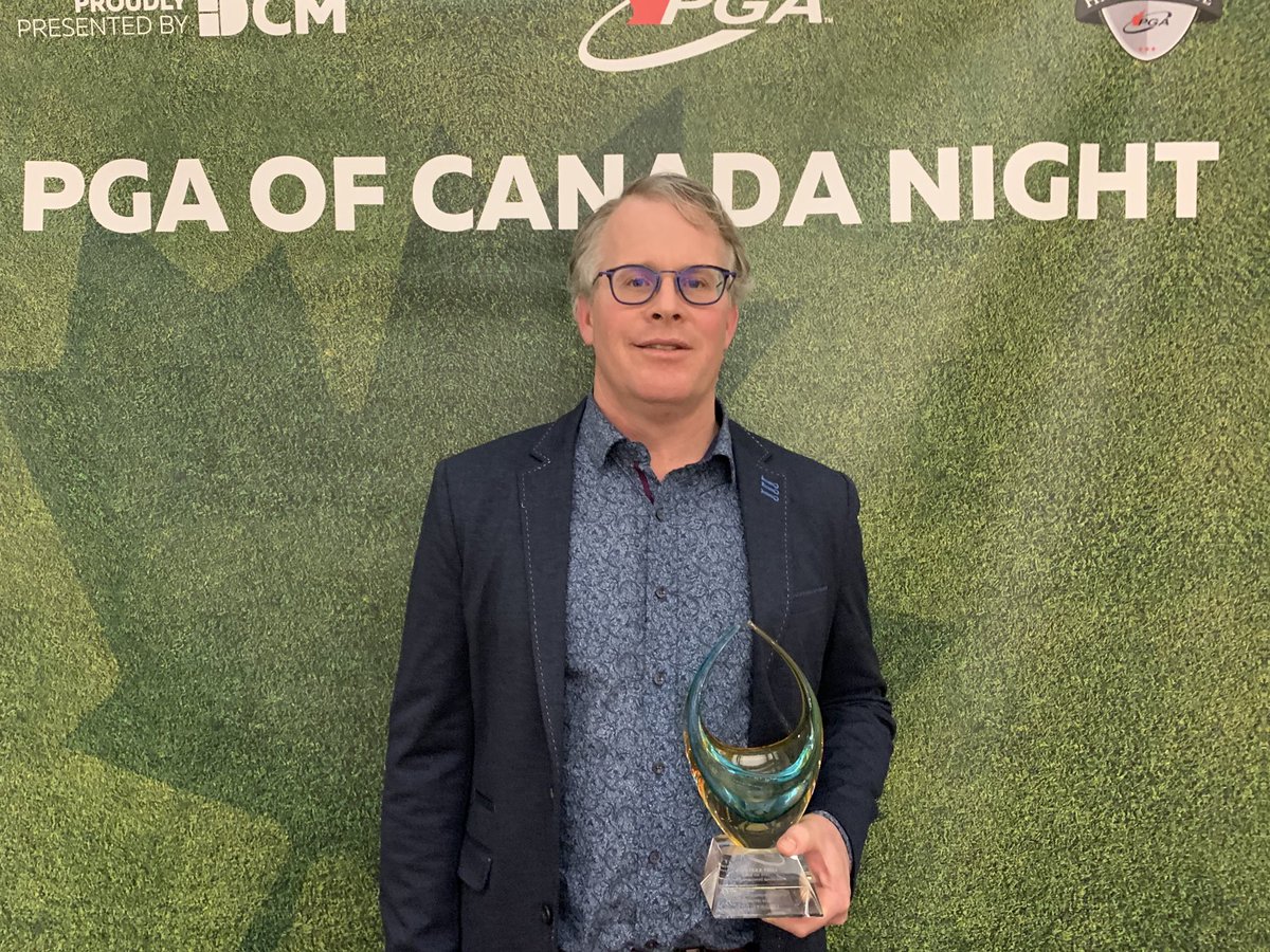 pgaofcanada's tweet photo. Congratulations to ⁦@corykartusch⁩ of ⁦@stcharleswpg⁩, recipient of the Tex Noble Professional Development Award. ⁦@PGAofManitoba⁩ #CanadaNight https://t.co/AaHw1ACbA6