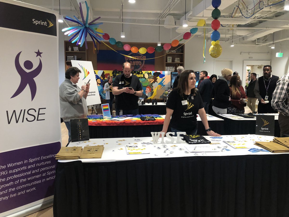 EnlaceErg's tweet photo. Celebrating @FortuneMagazine recognition as one of the “100 Best Workplaces for Diversity” #sprintfam @EnlaceErg @Sprint_WISE_ERG @SprintPrideERG @Sprint_Veterans @DiamondNetwork6 #realdeal #oasis @FlowerKelley  @DeeanneDK @MichelCombes https://t.co/FBhIkhu7v1