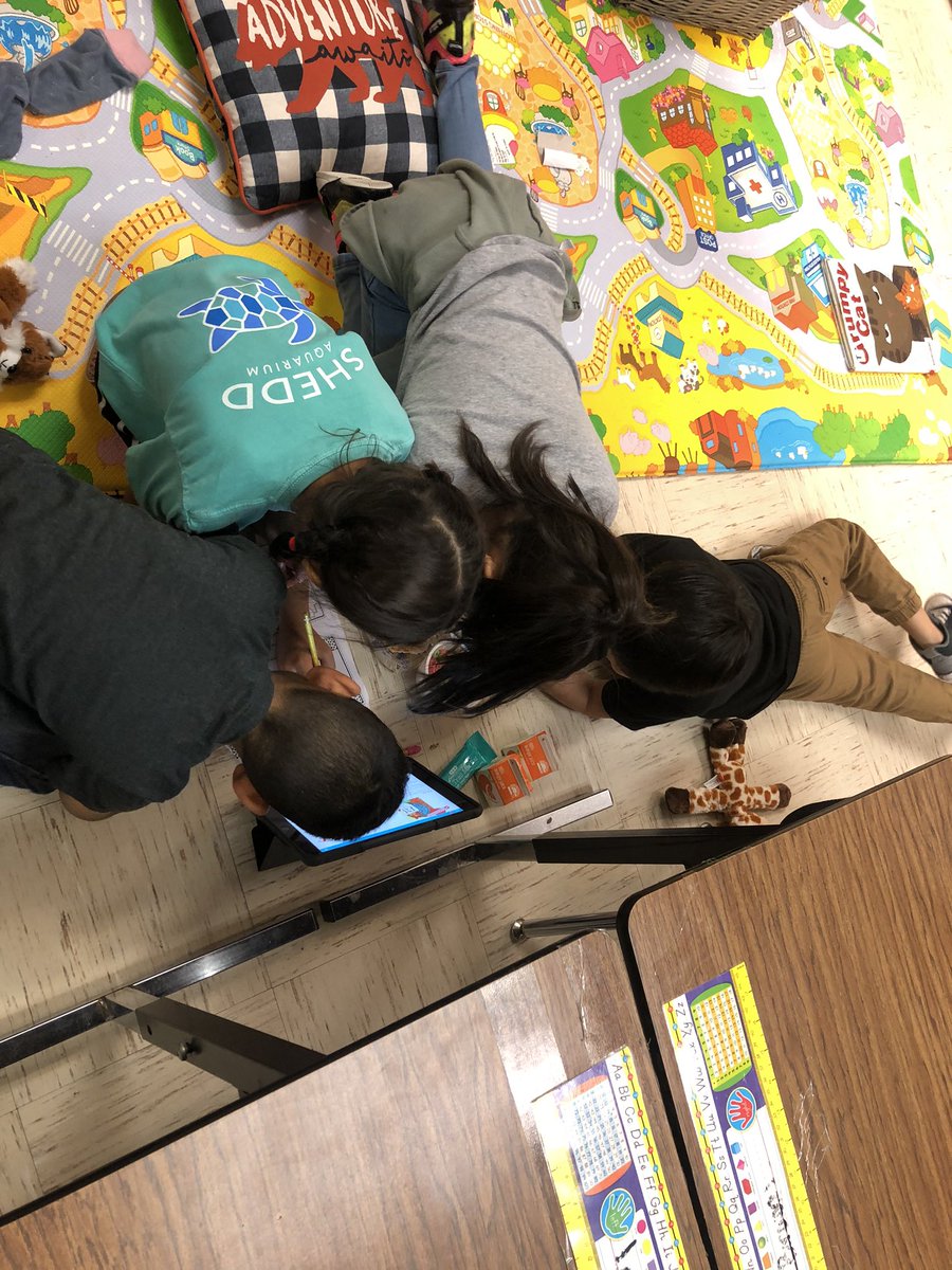 We researched Folktales this week... presentations to the class as well! #WeCanResearch #FirstGrade #THE #Pirates <a href="/HarlingenCISD/">HCISD</a> #collaboration #groupwork #leadership #reading #GreatStoriesStartAtHCISD