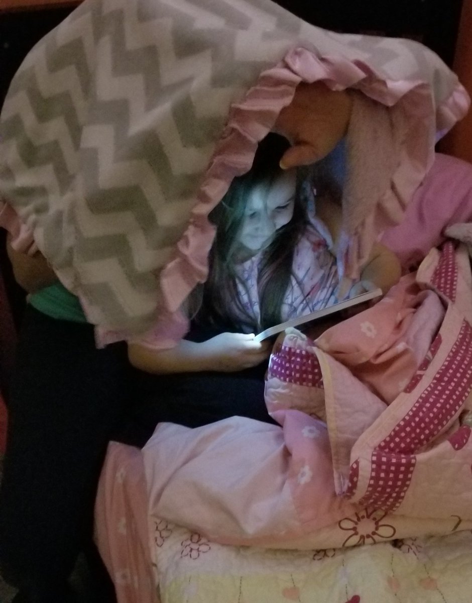 Steelers5886's tweet photo. Reading under her favorite blanket! @FerndaleEarlyEd #AACPSReadWithMe https://t.co/TEAtj1SQ5v