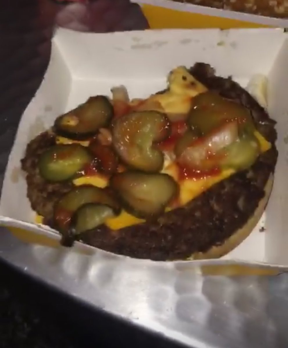 BethanyJacko's tweet photo. @McDonaldsUK Since when did a quarter pounder come with 7 gherkins? Are ur staff takin me for a baked bean?? https://t.co/diNEPnFkCF