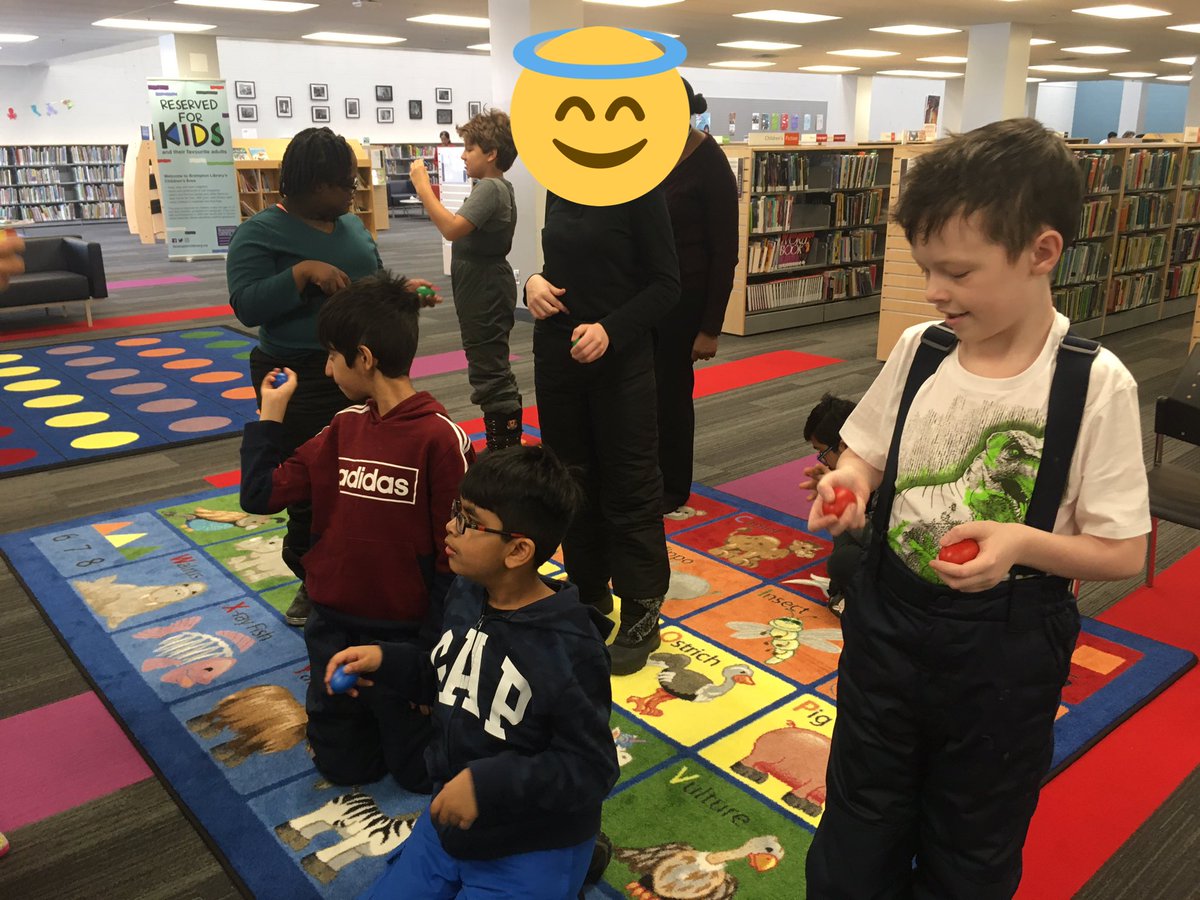 7E1Tweets's tweet photo. We happened to be at @BramptonLibrary for family story time. It was so much fun! We read stories and sang songs with the librarian. She was so kind! https://t.co/lOKO8blpaf