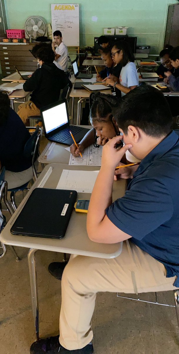 ScottMSTeam7B's tweet photo. Scholars working on a Unit Rate Escape Room! #SMS  #Connections @SMSHammond 🧨✏️🔑 https://t.co/mZBmsIVnEn