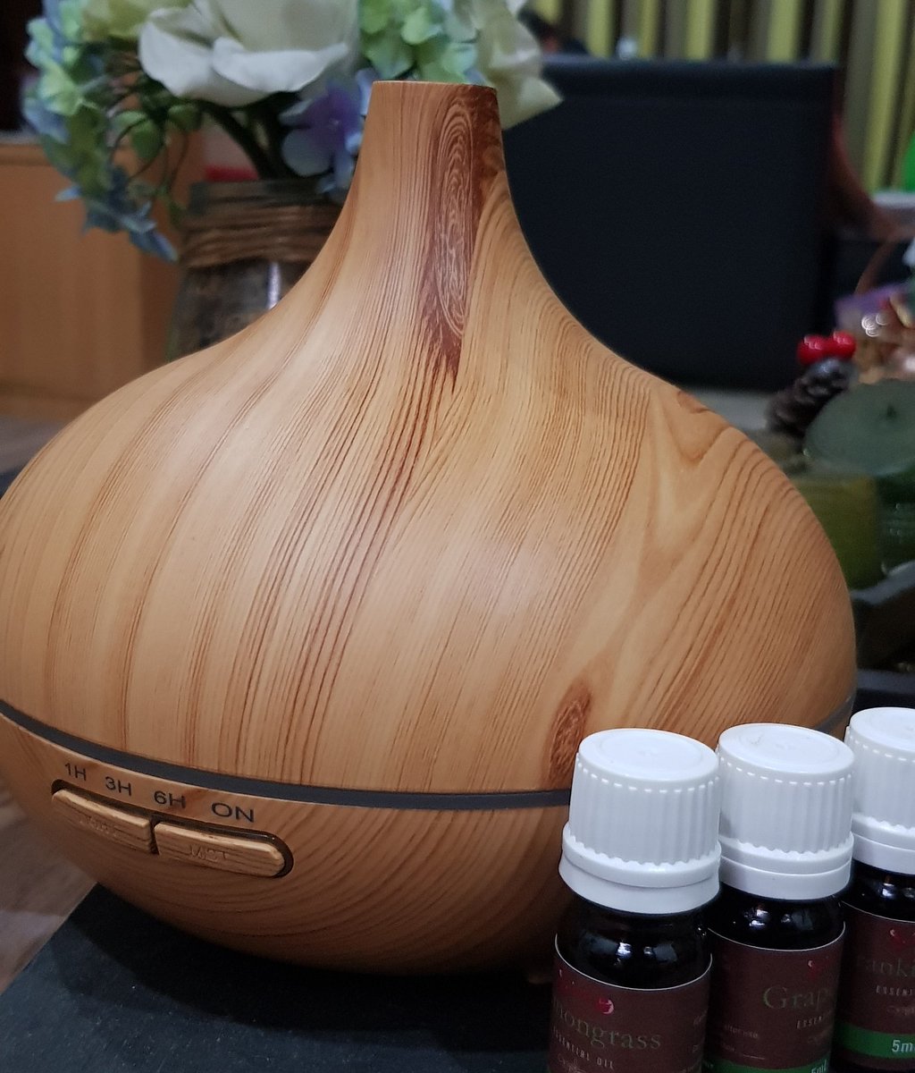 uberliciousph's tweet photo. Asthma attacks are prevalent after the  #TaalEruption2020. To aide the discomfort, try diffusing some essential oils from @Legandeph to help ease their breathing #Uberliciousph #RoxasYlayaPR #LegandeOfficial  #MyTLCEssentialOils https://t.co/Uy8cUUwd91