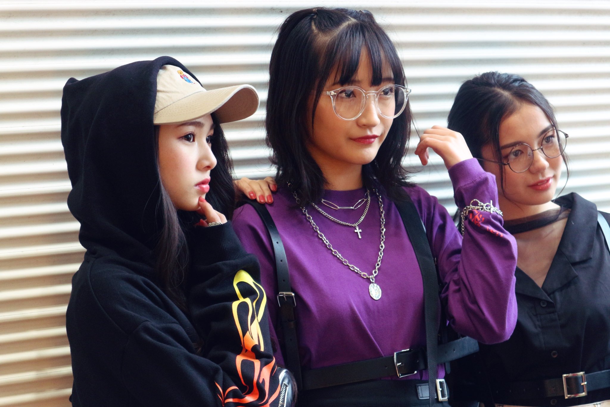 Girls 2月14日発行 Wego Magazine 3月号 Brake Personarity Crisis のページにgirls 桜花 來亜 綺羅が登場 ファッションブランドwegoのアイテムを紹介 今回は フォトグラファー米原康正さん Yone69harajuku に撮影していただきました