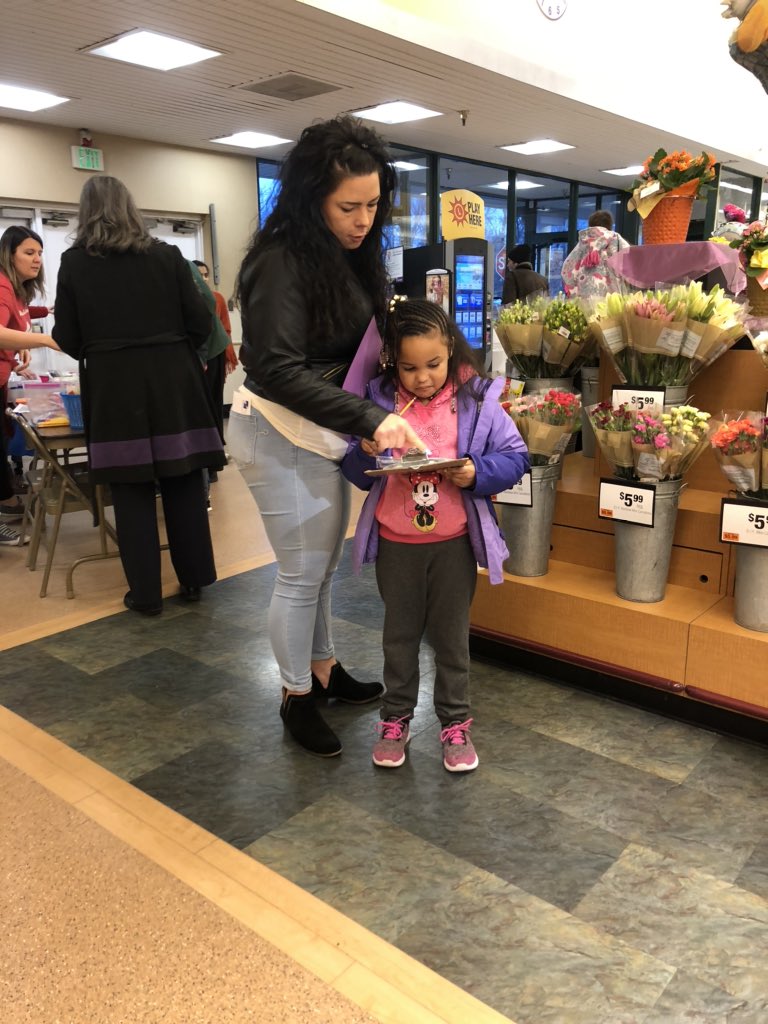 Christina Davis tweet media