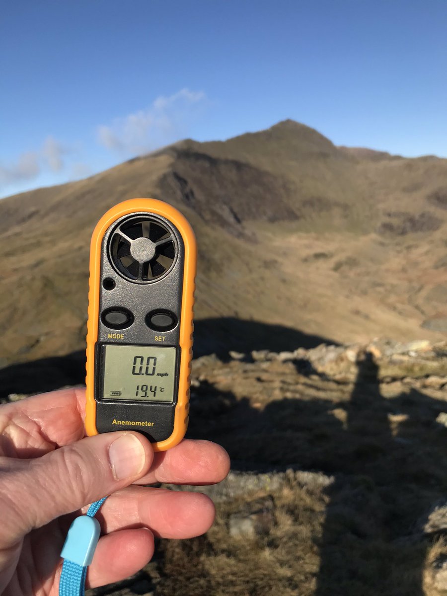 @theiaincameron @snowdoneryri I recorded a temperature of 19.4° on the summit of Yr Aran today too.