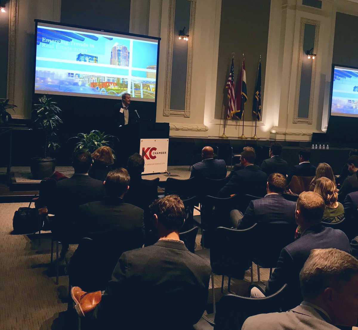 ULIKansasCity's tweet photo. David Brain kicks off Emerging Trends in Real Estate 2020 at the @kcchamber Board Room in beautiful @UnionStationKC #ULIKC #KCChamber #realestate #forecast #trends #kansascity #Roaring20s https://t.co/dJGaSP8QIT