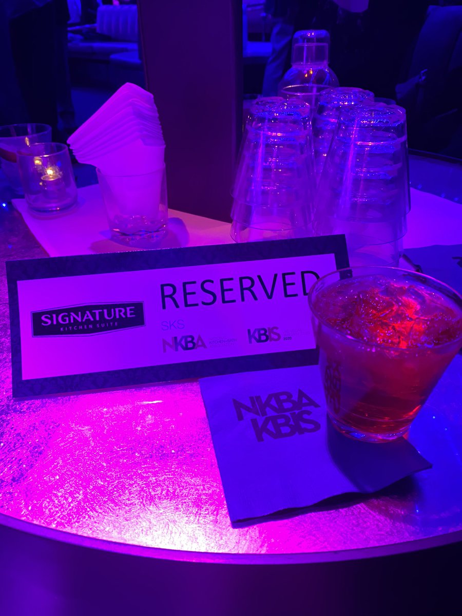 SKSappliances's tweet image. Thank you for a great night at @thenkba Bash! So proud to have been a sponsor of this fun event! We hope you got to try our very own Suite Napa Haze cocktail! 😍❤️✨ #KBIS2020 #IBS2020 #NKBA #NAHB #LGforBuilders #sksappliances