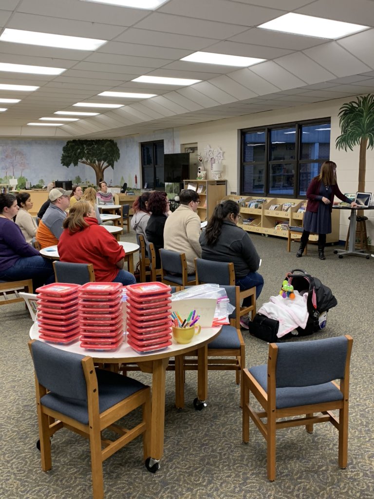 WillHMoody's tweet photo. Our first “Reading Fundamentals” evening parent workshop is in progress. Our Title I Project Specialist (Lucy Ortiz) and our Literacy Coach (Kelly Stone) are doing an amazing job! https://t.co/39ftdYclRw