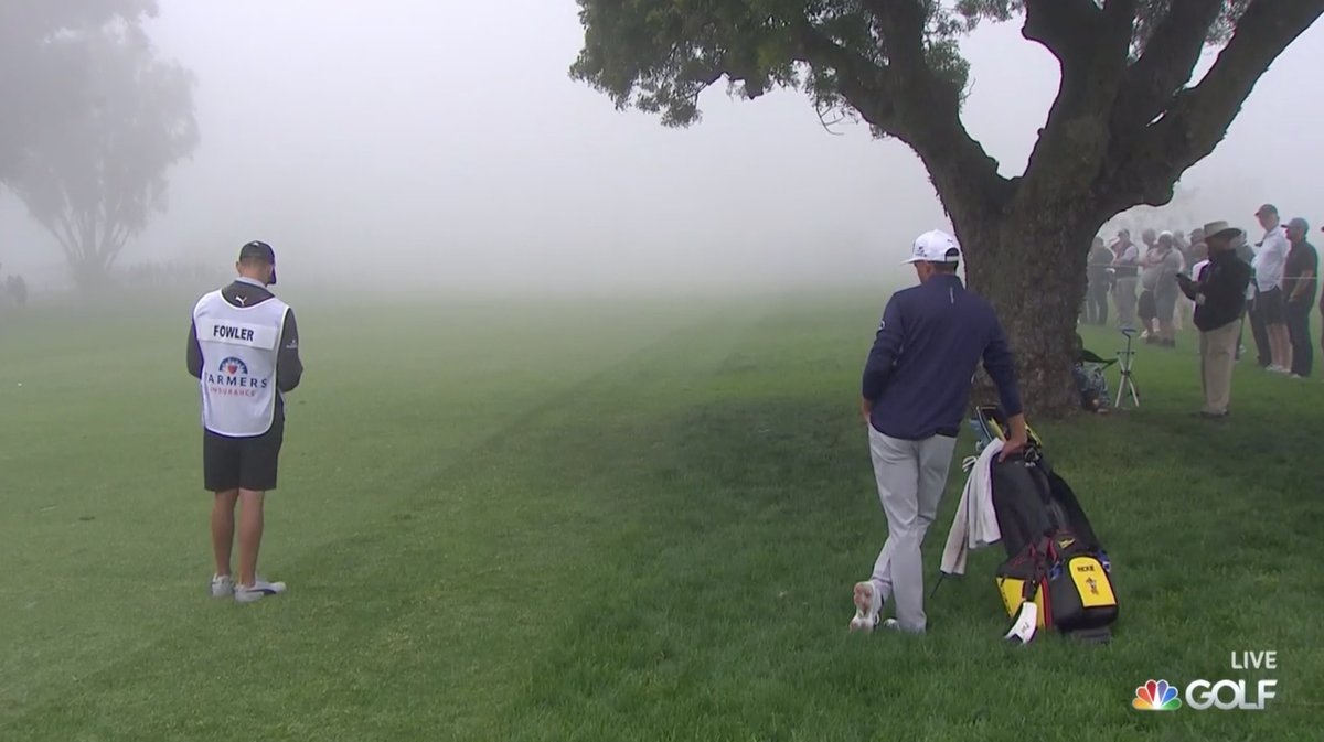 ArnettRick's tweet photo. Love the caddie looking at the yardage book. Guess they'll try intuition? #playingblind https://t.co/XXA7Fnd2dv