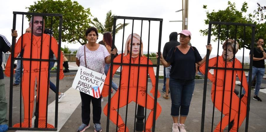 FOTOS | Mira los carteles y mensajes escritos por el público en la manifestación elnuevodia.com/noticias/local…