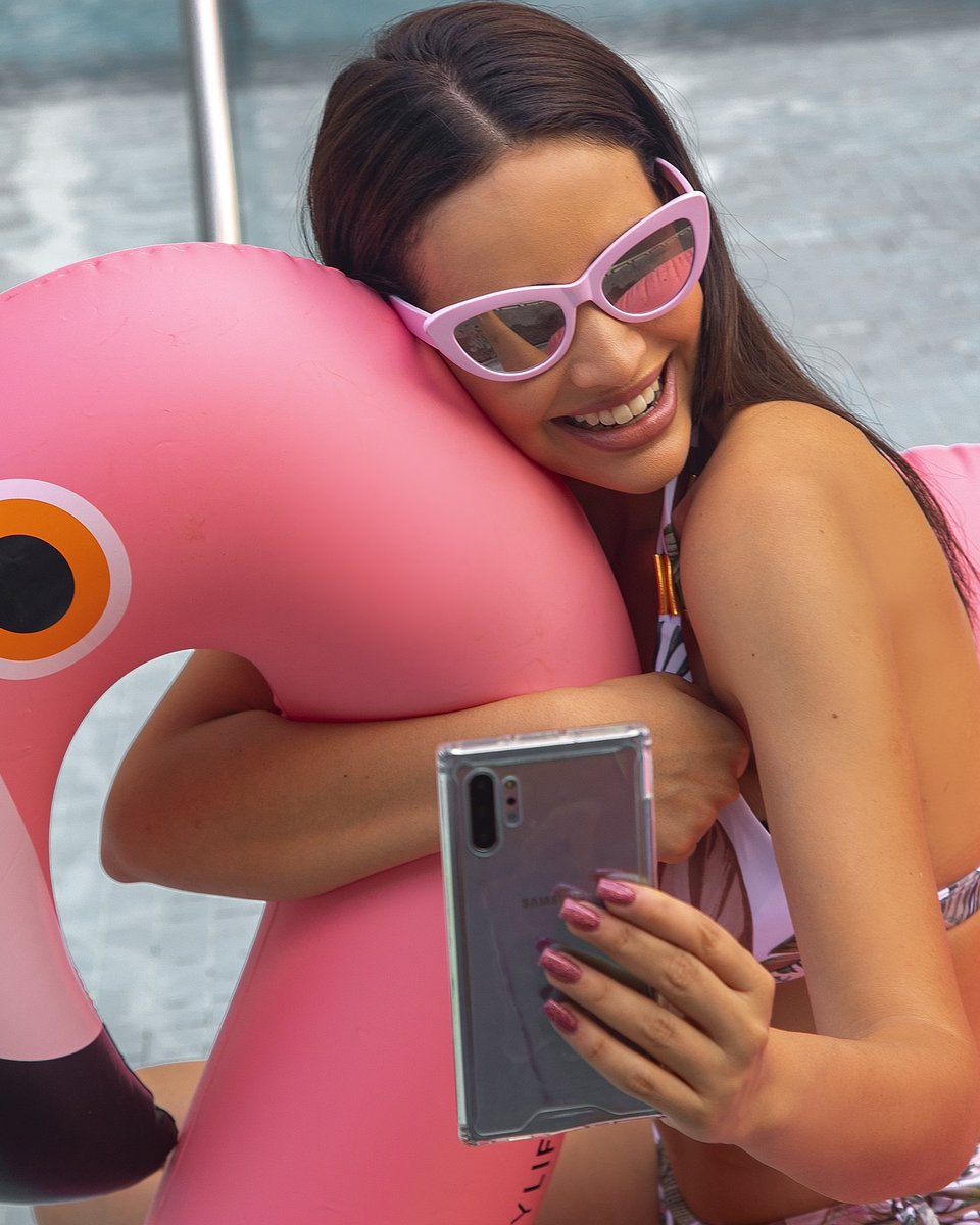 SheldrySaez's tweet photo. Hoy en día si no estás conectado (a) es como si no existieras... así como cuando las páginas amarillas. 🤣 
.
En @claropanama tienen un plan de B/.30 que viene con #ilimiDATA y smartphone gratis.😱 Este verano tú también puedes ser parte de la #GeneraciónData #SomosClaro https://t.co/fP4AHVnMJM