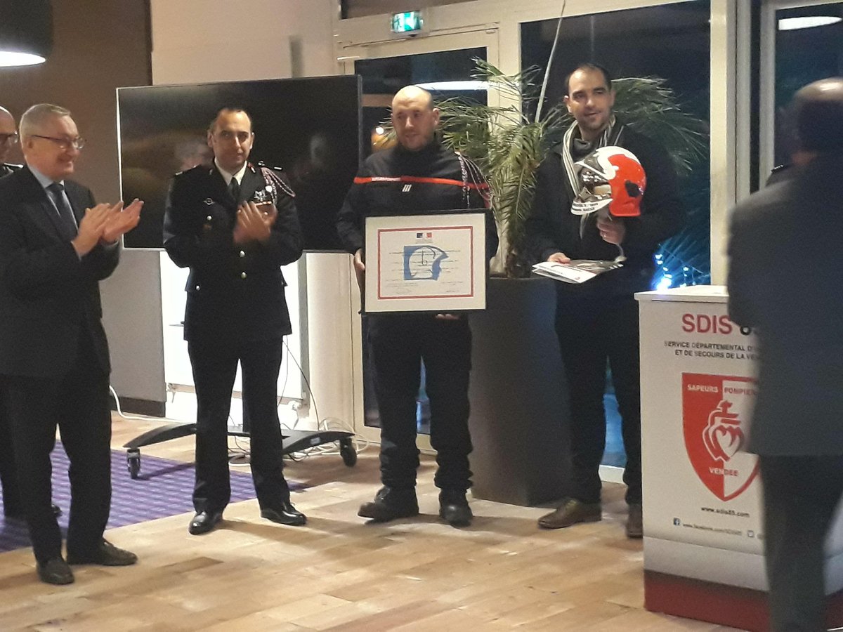 SDIS85's tweet photo. #LabelEmployeur #Vendee Catégorie artisanat :
- Menuiserie BACLE, #MouilleronSaintGermain
- Garage RENIER, #Bouin,
- OLIVEAU Maçonnerie, #LePoiréSurVie
2/6 https://t.co/p5Gx1ZrRH1