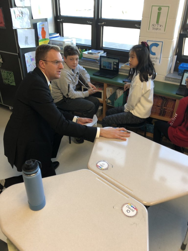 MissJimenez235's tweet photo. So excited to have had visitors from @WillardLCPS and @fcpsk12 come to see the magic of #PBL through the eyes of our students! We loved sharing our process and spreading the power of PBL! @PBLWorks @GoshenPostES #gogpgators @TeacherFerozGPE https://t.co/Q0JTrzUppC