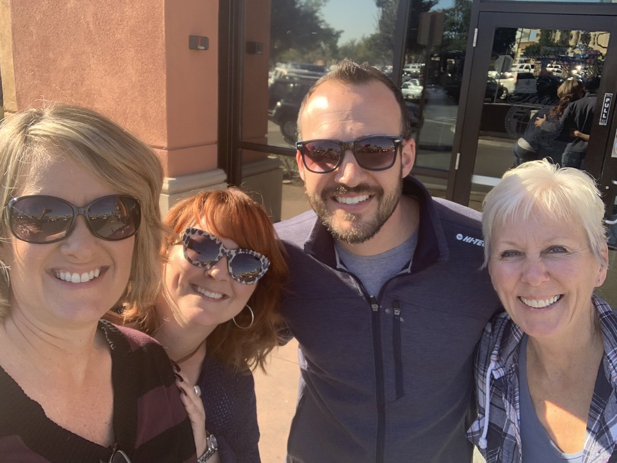 ChopperDeb's tweet photo. Lunch with the #Chopper8 crew. ⁦@JenniferMarkham⁩ Pilot Corbin and ⁦@eagerwriter⁩ 🚁 https://t.co/wkv7QGA6fX