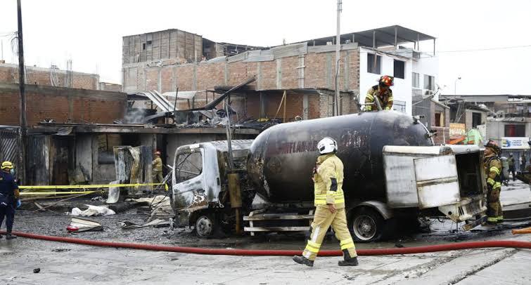 #Comunicado | #VillaElSalvador 

De parte del staff y jugadores, mandamos condolencias y fuerzas para esas personas que luchan por recuperarse💪.

El equipo dara apoyo con una donación para aquellos afectados✊.

Fuerza a todos los afectados💪❤.

#GO_TC💀