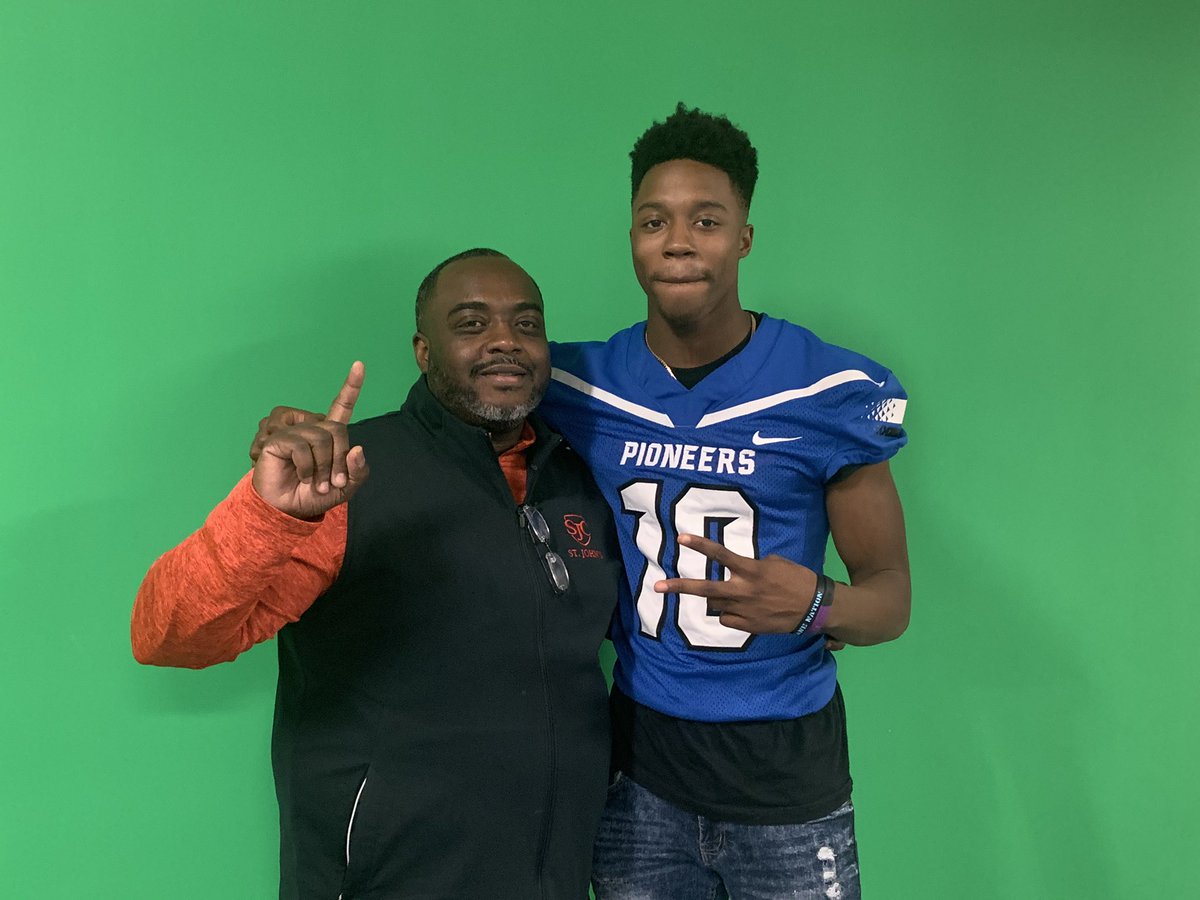 KirkmanKyree's tweet photo. After an Amazing offer for Football and Track and a wonderful visit I would like to announce my Commitment to Glenville State College I would like to thank the coaching staff for their amazing hospitality and the opportunity to play fora great organization #BleedBlue #PrideisBack https://t.co/cAYtUK728W