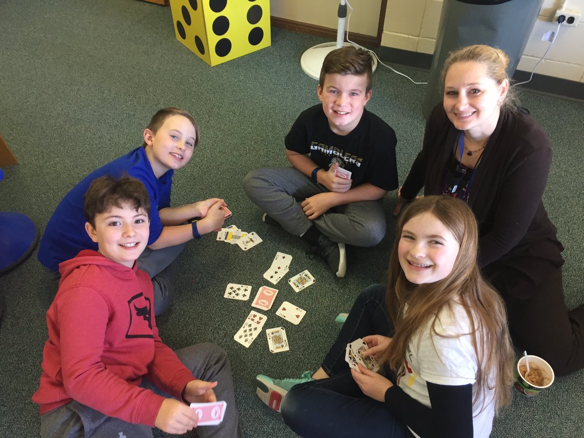 MoryAndra's tweet photo. Lakeview's Lunch &amp; Munch Math Club is back! Each week the 4th and 5th grade students have the fun opportunity to join classmates and staff members to play selected math games while they eat their lunch. @NeenahSchools @LVLASERS1645 #mathgames https://t.co/T21L28PkAl