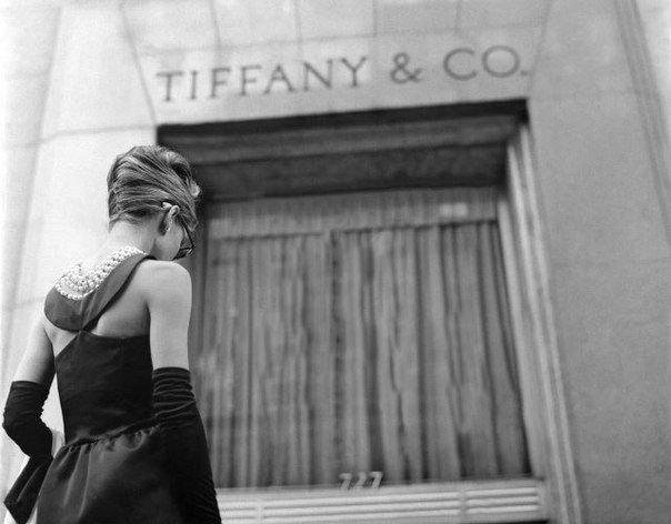 FreshRoasters's tweet photo. 🌟 #BreakfastAtTiffanys #AudreyStyle #LBD 🌟 https://t.co/RjbWCWrC0r