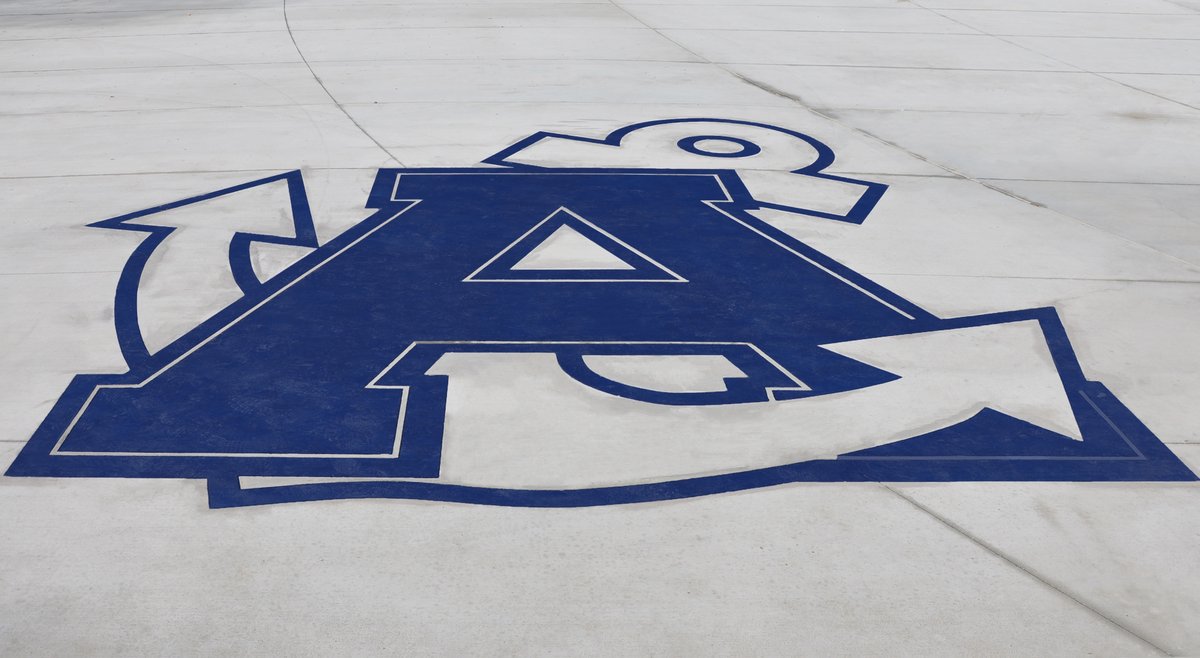 MADIGroupInc's tweet photo. This 2020 school semester has begun and the students at Aptos High School are enjoying their newly renovated quad on campus. Brand new shade structures, benches, and a stage area fitted with outlets makes for the perfect central meeting area.

#MADIgroup #PVUSD #aptoshighschool https://t.co/uKRx18tfyU