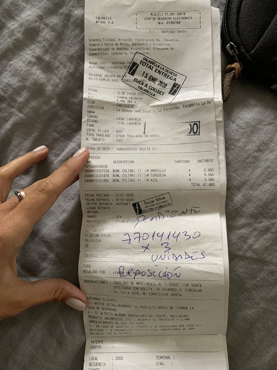 Ximecalderon's tweet photo. @FalabellaAyuda compre Click and Collect y al recibir faltaban productos. Quedaron de avisarme cuando los tuvieran. Llame y nada. La unica solucion... vaya a la tienda. No puedo creer q teniendo tanto sistema terminamos jodiendo al cliente. Espero una respuesta mejor https://t.co/DHaQ3aqRdJ