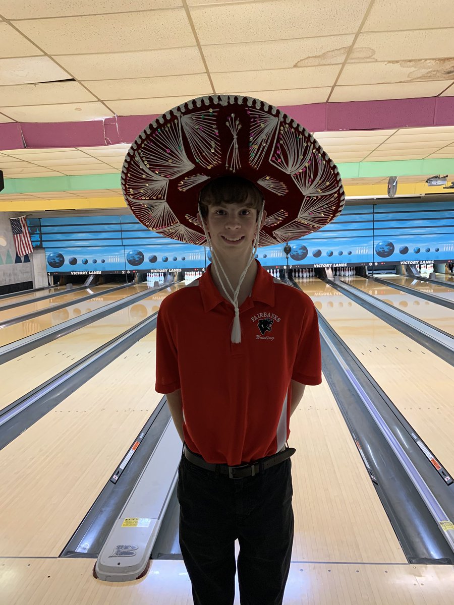 fhsbowl's tweet photo. Boys rolled a 2151 to finish 2nd behind SE (2219) and ahead of CC (2077). JD led the way with a 373 and a sombrero. Grant inspired the team with a 305 — his 1st 300 series, and a sombrero. https://t.co/cPVUNmys8t