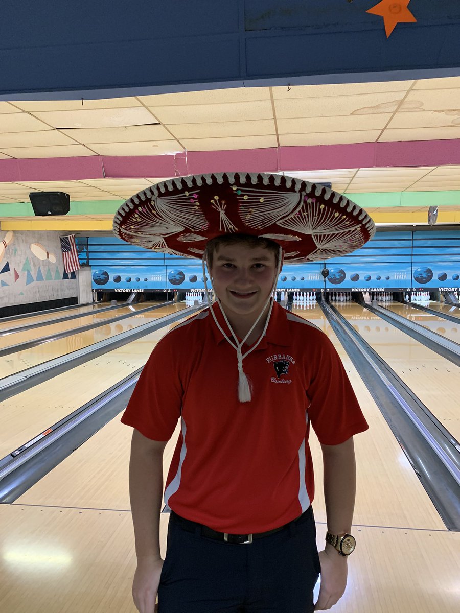 fhsbowl's tweet photo. Boys rolled a 2151 to finish 2nd behind SE (2219) and ahead of CC (2077). JD led the way with a 373 and a sombrero. Grant inspired the team with a 305 — his 1st 300 series, and a sombrero. https://t.co/cPVUNmys8t