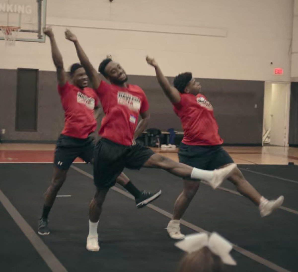netflixcheer's tweet photo. i wanna watch bad girls club with the bad girls club🙃 #cheeronnetflix https://t.co/hNxjcWSLQP