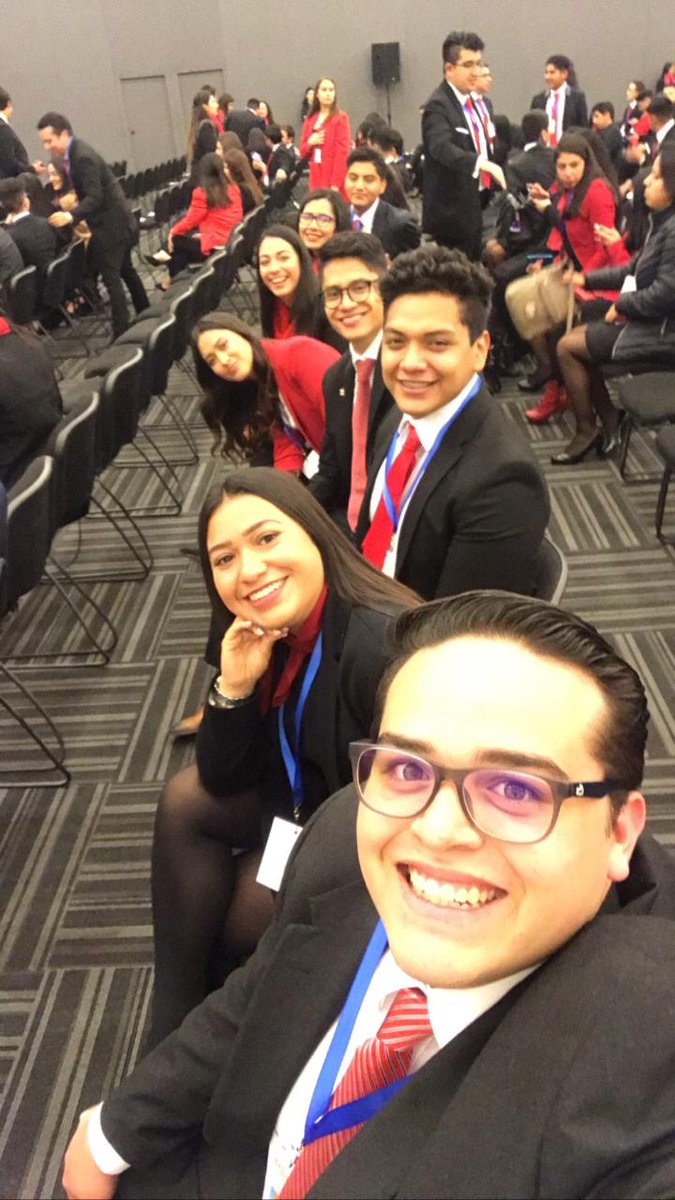 alfredotoxqui99's tweet photo. Ya en Querétaro listos para comenzar esta nueva aventura! Impulsa 2020 #imefu #soyupaep https://t.co/PWOGIoDXyZ
