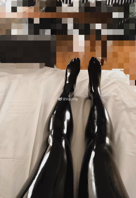 Love this TIGHT #latex #latexpantyhose #leggings #pantyhose #latexfashion #latexfeet https://t.co/7N<a href="/tag/latex"class="tags">#latex</a><a href="/tag/latexpantyhose"class="tags">#latexpantyhose</a><a href="/tag/leggings"class="tags">#leggings</a><a href="/tag/latexfashion"class="tags"><span>#latexfashion</span></a><a href="/tag/pantyhose"class="tags"><span>#pantyhose</span></a><a href="/tag/latexfeet"class="tags"><span>#latexfeet</span></a>