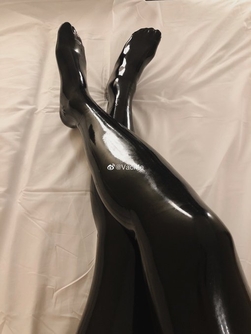 Love this TIGHT #latex #latexpantyhose #leggings #pantyhose #latexfashion #latexfeet https://t.co/7N<a href="/tag/latex"class="tags">#latex</a><a href="/tag/latexpantyhose"class="tags">#latexpantyhose</a><a href="/tag/leggings"class="tags">#leggings</a><a href="/tag/latexfashion"class="tags"><span>#latexfashion</span></a><a href="/tag/pantyhose"class="tags"><span>#pantyhose</span></a><a href="/tag/latexfeet"class="tags"><span>#latexfeet</span></a>