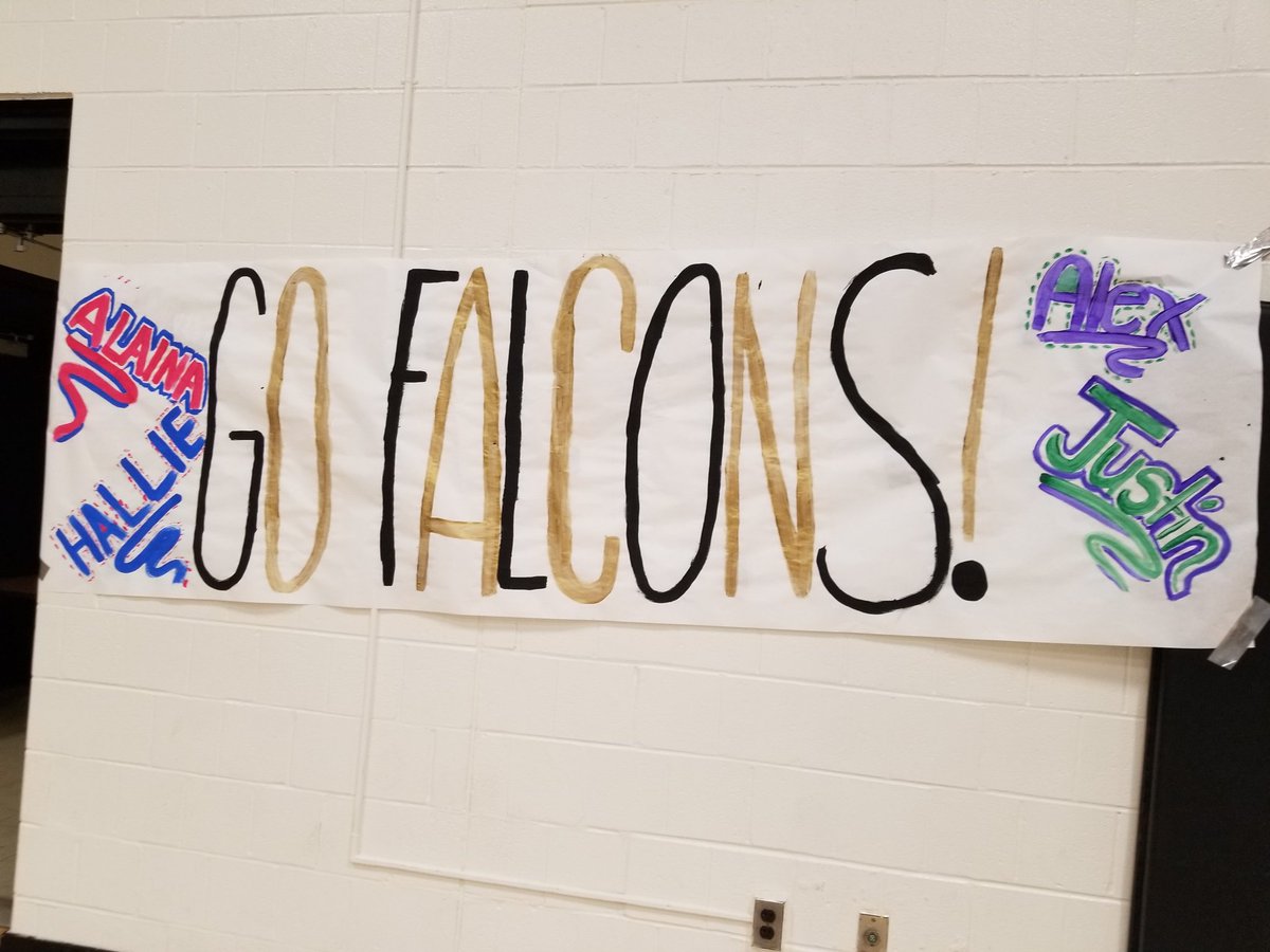 PHSFalcons18's tweet image. Celebrating our Bocce Seniors today and getting a win🖤💛 Thank you for helping us bring bocce to PHS!! #WeRAISE #Poolesville #falconsflyhigh @MrCarothersPHS @PHSathletics