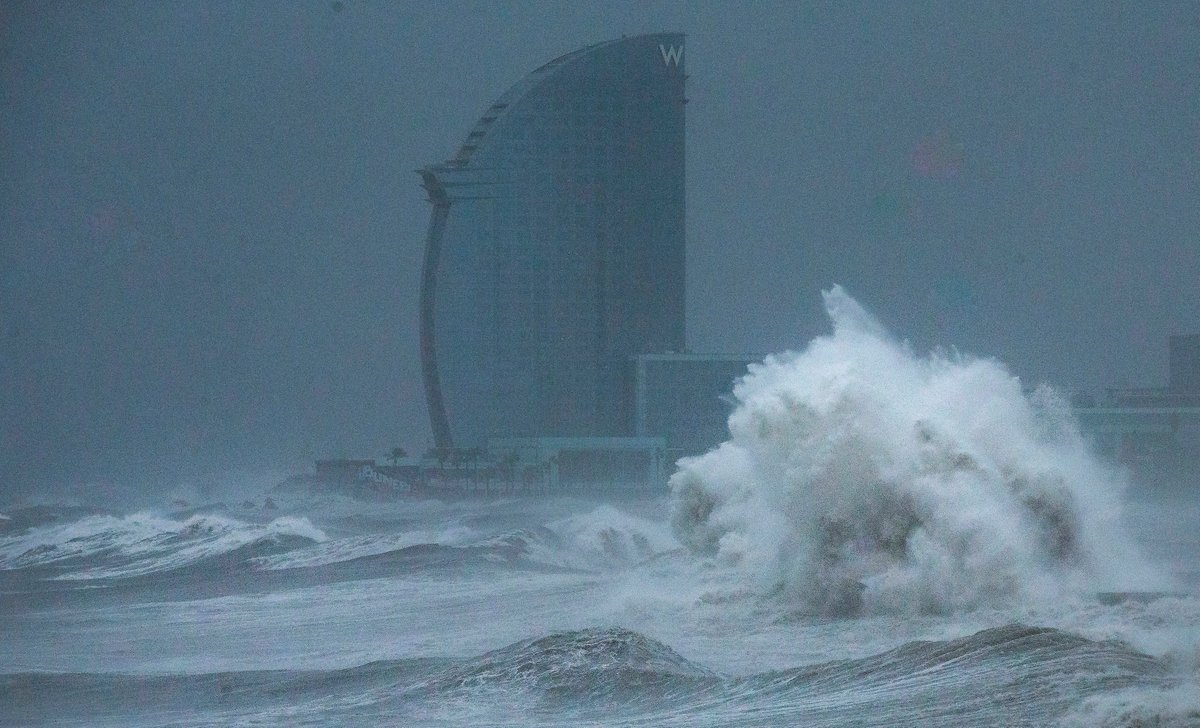 SenSailor_drone's tweet photo. Història del SenSailor durant el temporal Glòria.
>>Veure el fil complet<< https://t.co/VSbnhKxIvI