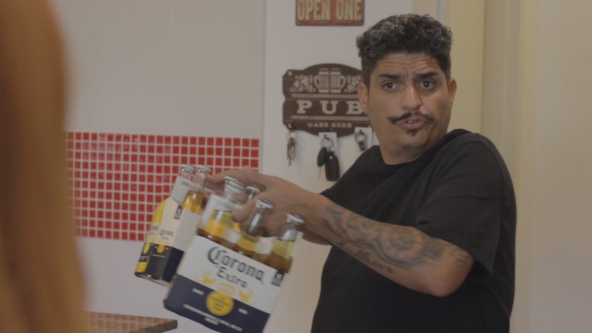 felippesanches's tweet photo. Deixa eu reforçar logo meu estoque de Corona . Vai que eles recolham tudo depois dessa  CORONAVírus .  #corona #coronavirus #cervejacorona #belorizontina #cerva #cerveja #beer #coronavirus https://t.co/1FnC3wVdps