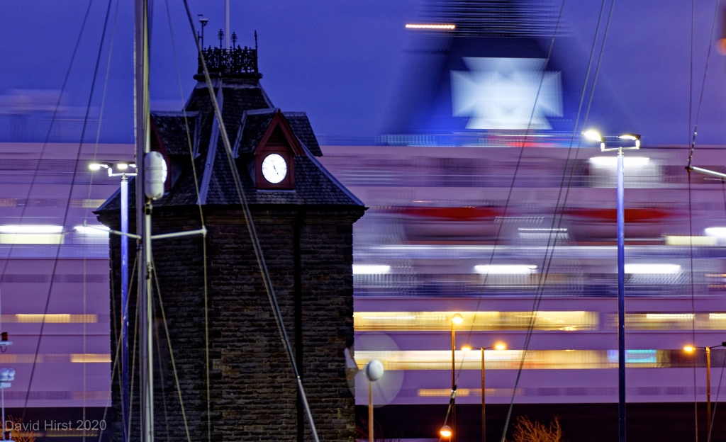 david1hirst's tweet photo. DFDS North Sea Ferry #PrincessSeaways on 23 Jan 2020 passing the hydraulic accumulator tower of 1882 at Royal Quays Marina #NorthShields #RiverTyne. Next stop #Amsterdam | @dfds_uk @Port_of_Tyne @NTCouncilTeam #DFDS #RoyalQuays https://t.co/2QbgDJ89wU