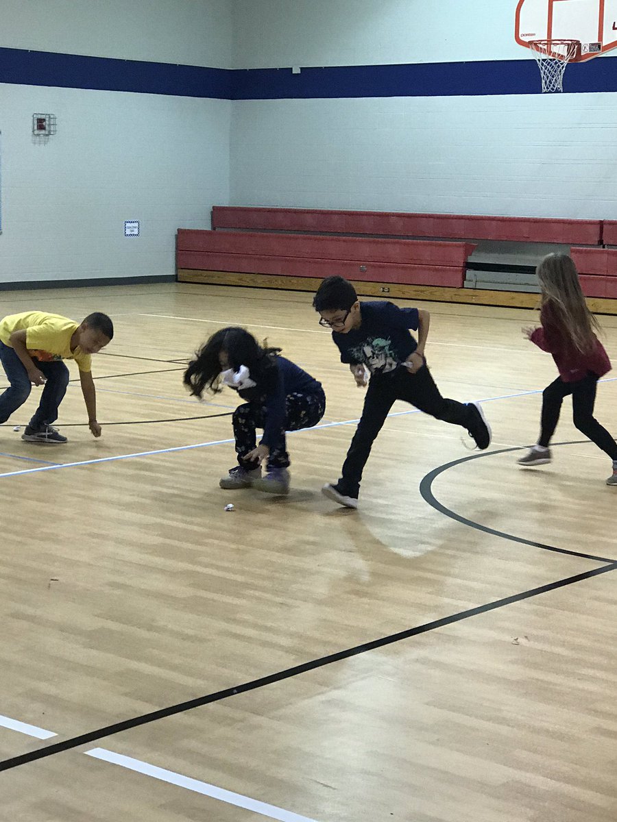 KatyHafner's tweet image. What do you do on a cold winter day? No outside recess? Have an indoor snowball fight of course! #theyearnedfreegymtime #theyvoted #datacollecting #theythinktheyareplaying #wearereadingsightwords #toomanyhashtags @RocketsRR @olatheschools #big3