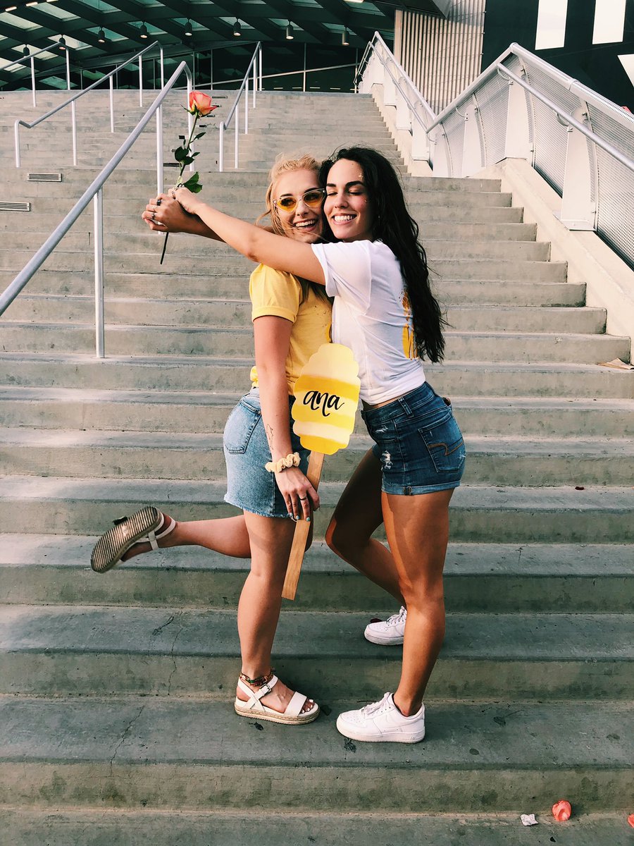 ZTAUNLV's tweet photo. “Happy birthday to my sweet little! You bring happiness to everyone around you and your smile is contagious. You deserve the world, I love you to the moon and back! 
Xoxo, your big” https://t.co/AKl01VkUDu