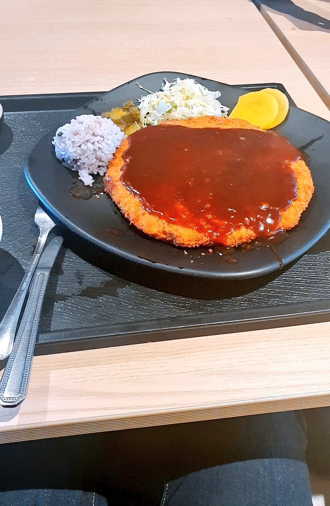 AHDKWEWW's tweet photo. 모닝돈까스 https://t.co/D4acOQonyT