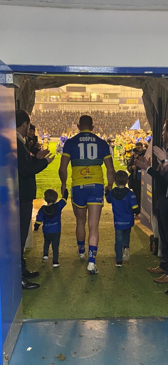 MikeCooper_18's tweet photo. Wow, what a unbelievable night for me and my family, thank you to @SalfordDevils and your fans for making the trip tonight! To all my committee and sponsor thanks again for your support! And most importantly too team mates and fans for your kind words! #2020letsgo https://t.co/LTb4RtjcYO
